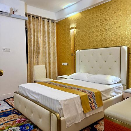 Ontrack Travel Transit Hotel Мале Екстер'єр фото