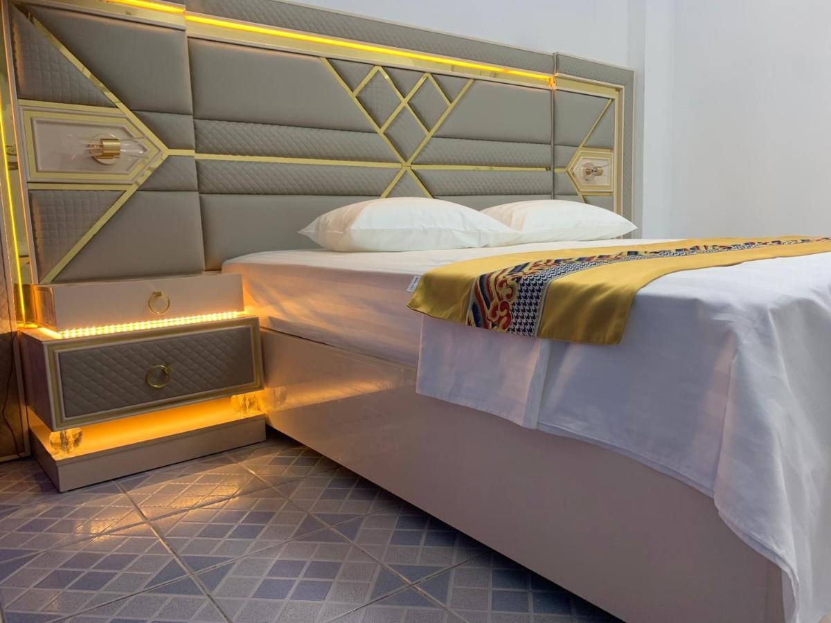 Ontrack Travel Transit Hotel Мале Екстер'єр фото