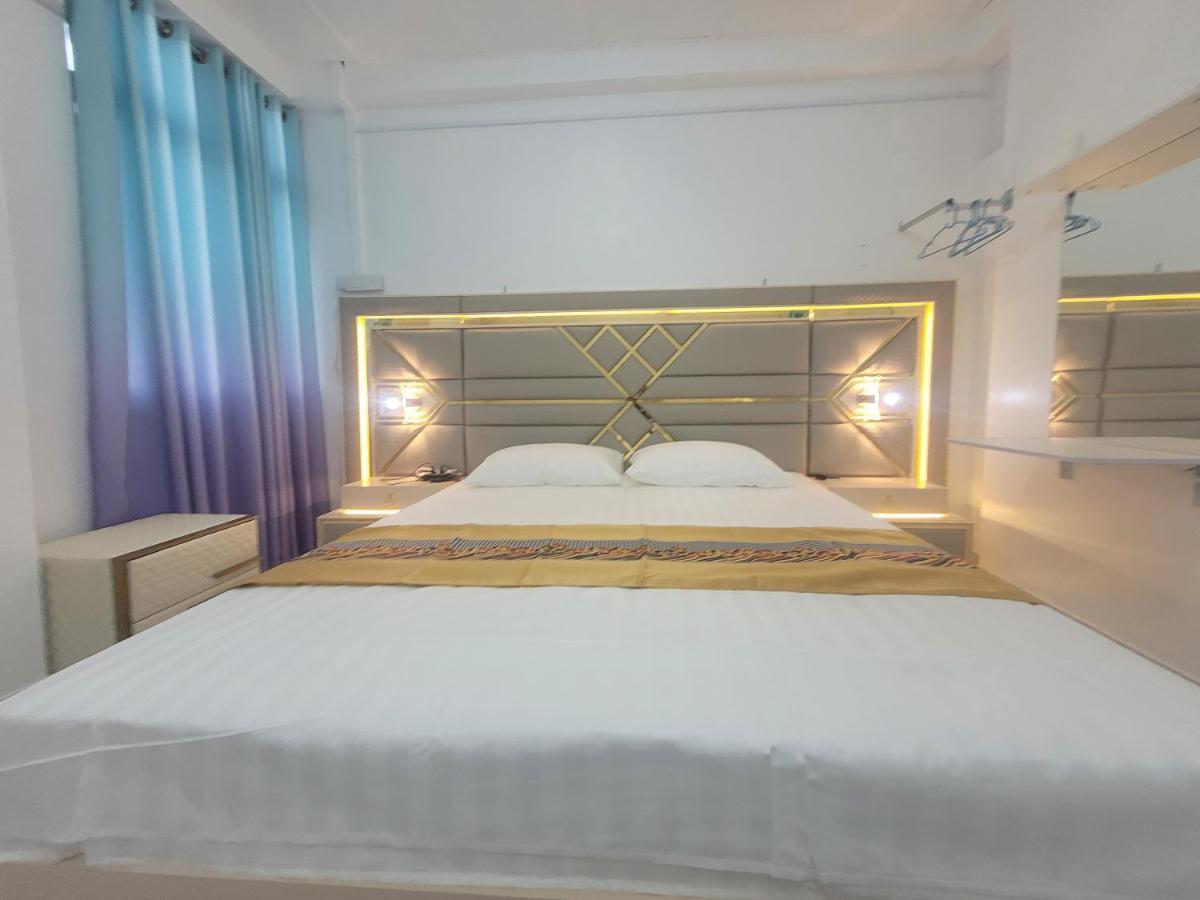 Ontrack Travel Transit Hotel Мале Екстер'єр фото